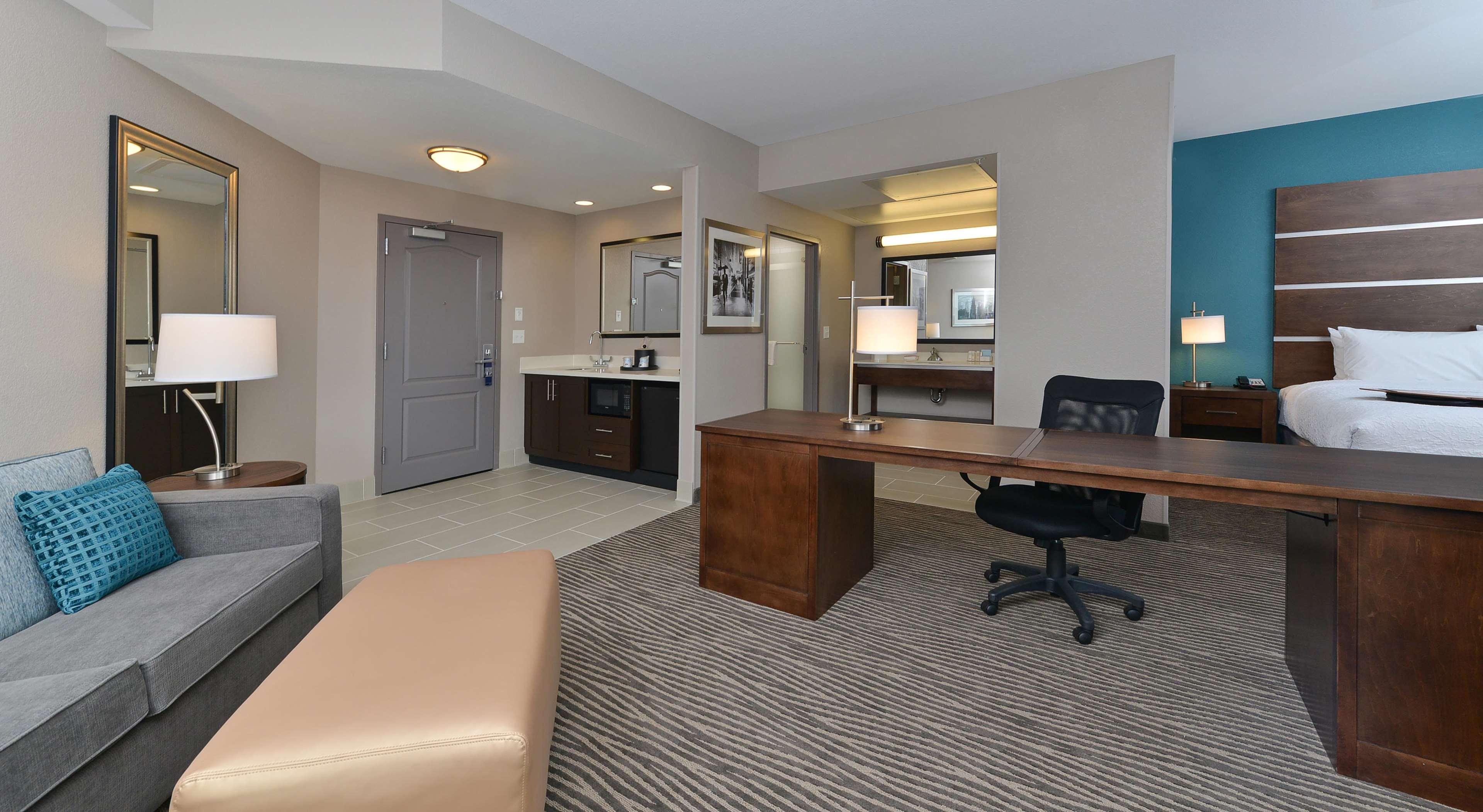 Hampton Inn & Suites Des Moines Downtown Exteriör bild