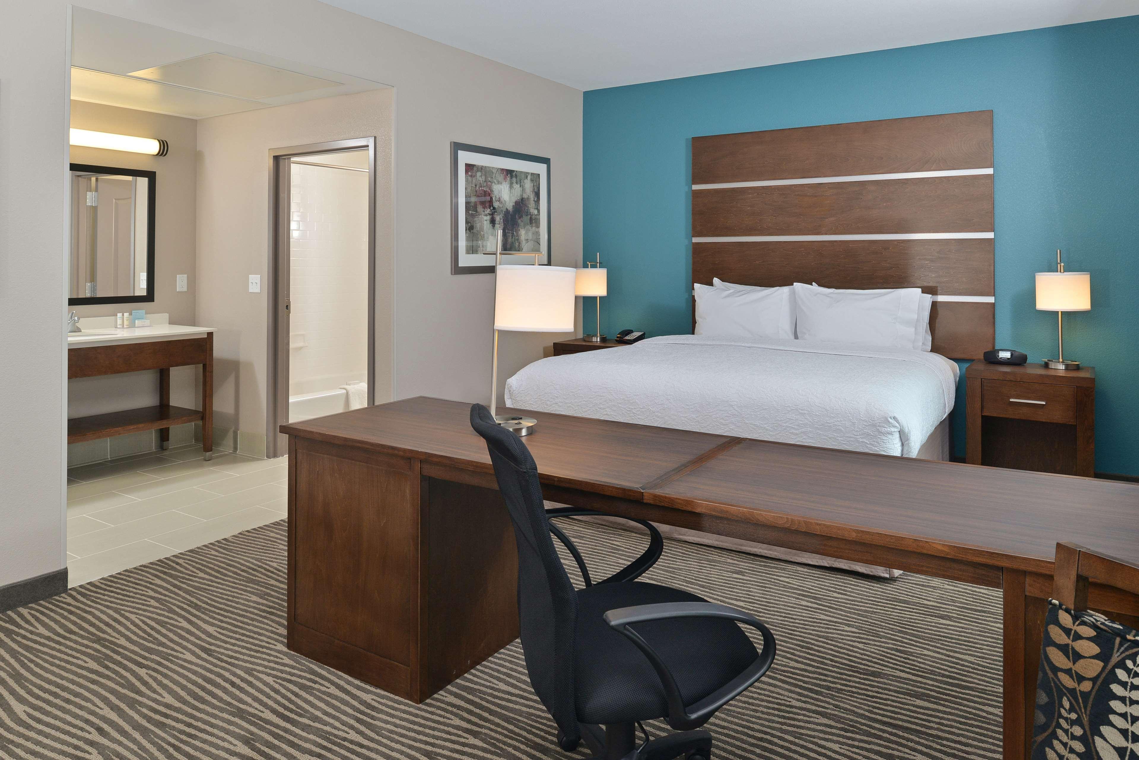 Hampton Inn & Suites Des Moines Downtown Exteriör bild