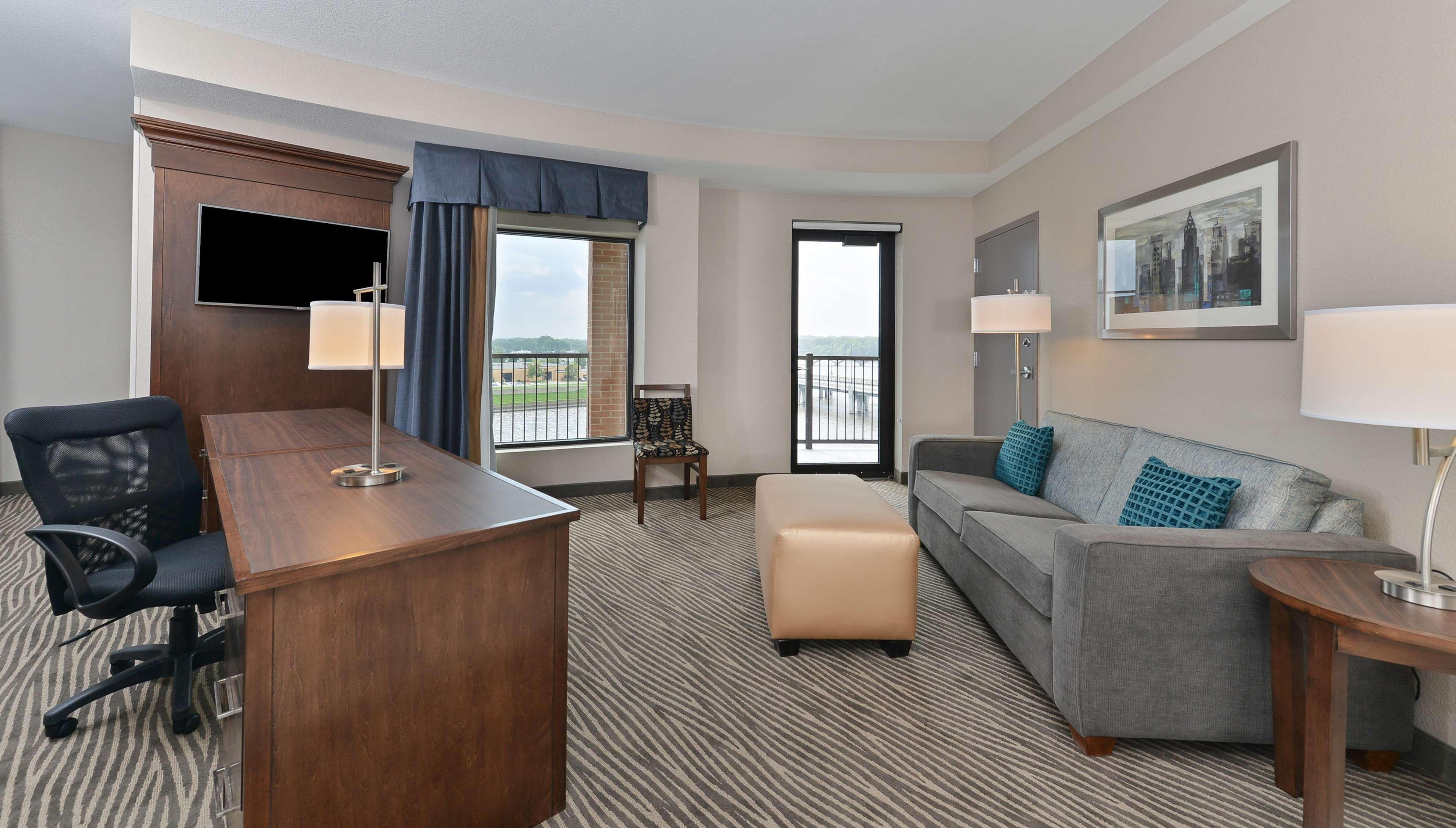 Hampton Inn & Suites Des Moines Downtown Exteriör bild