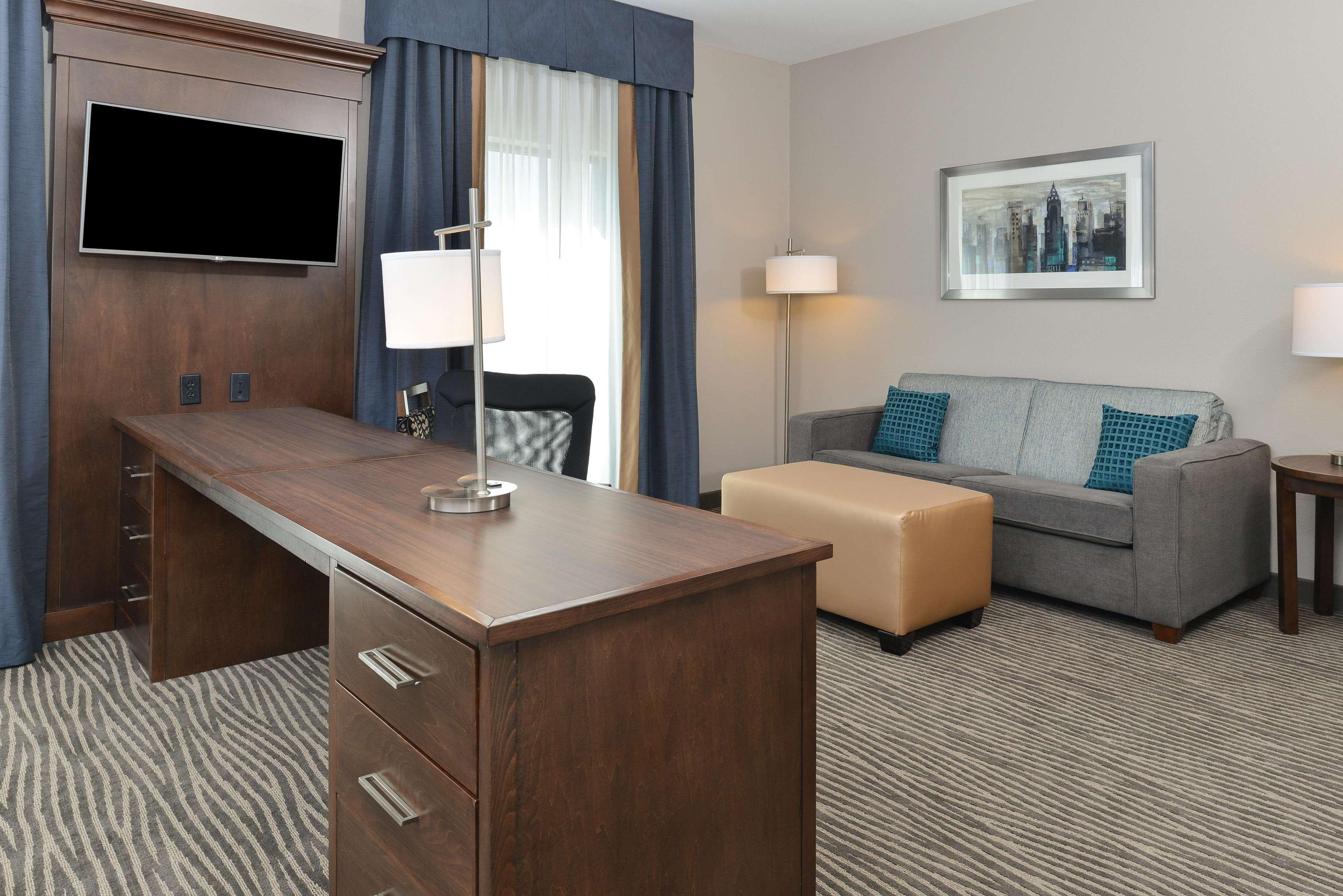 Hampton Inn & Suites Des Moines Downtown Exteriör bild