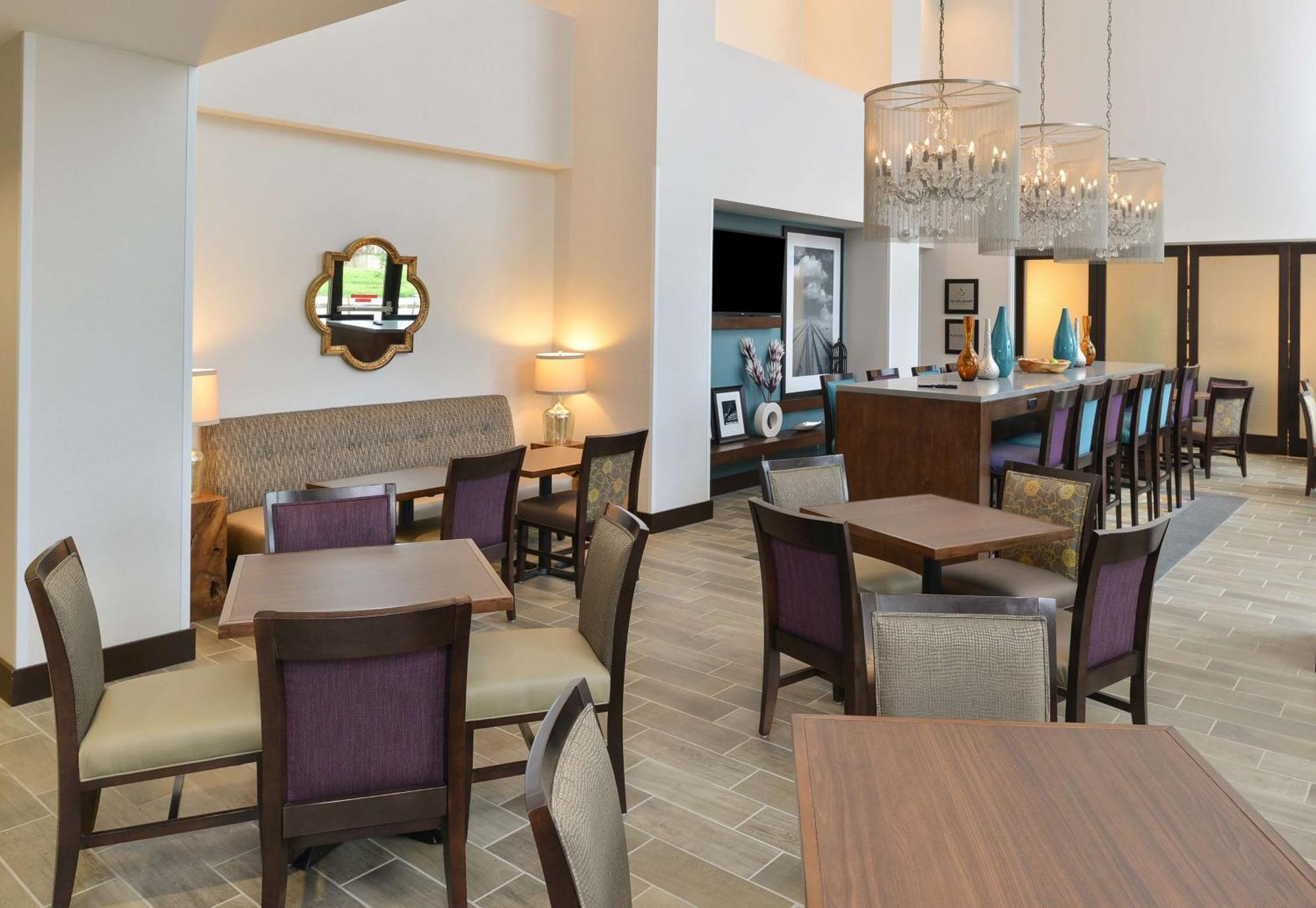 Hampton Inn & Suites Des Moines Downtown Exteriör bild