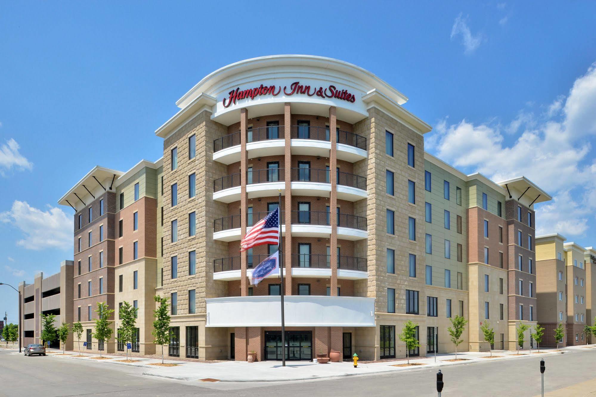 Hampton Inn & Suites Des Moines Downtown Exteriör bild